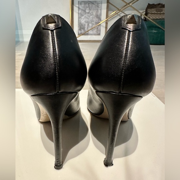 Valentino Garavino Black rockstud pump size 35. used, excellent condition - Picture 6 of 16